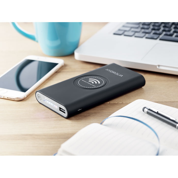 Powerbank bezprzewodowy 8 000 mAh — Czarny