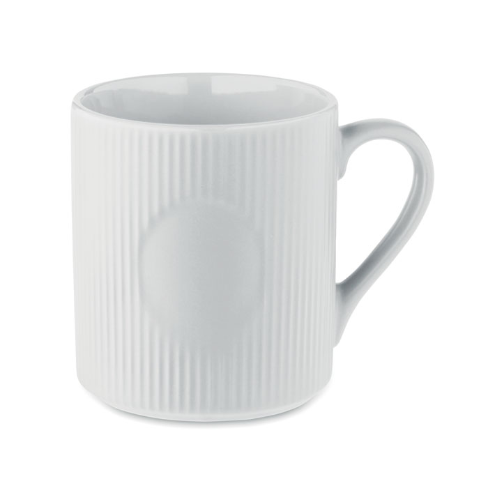 Matowy prążkowany kubek ceramiczny — 340 ml — Biały